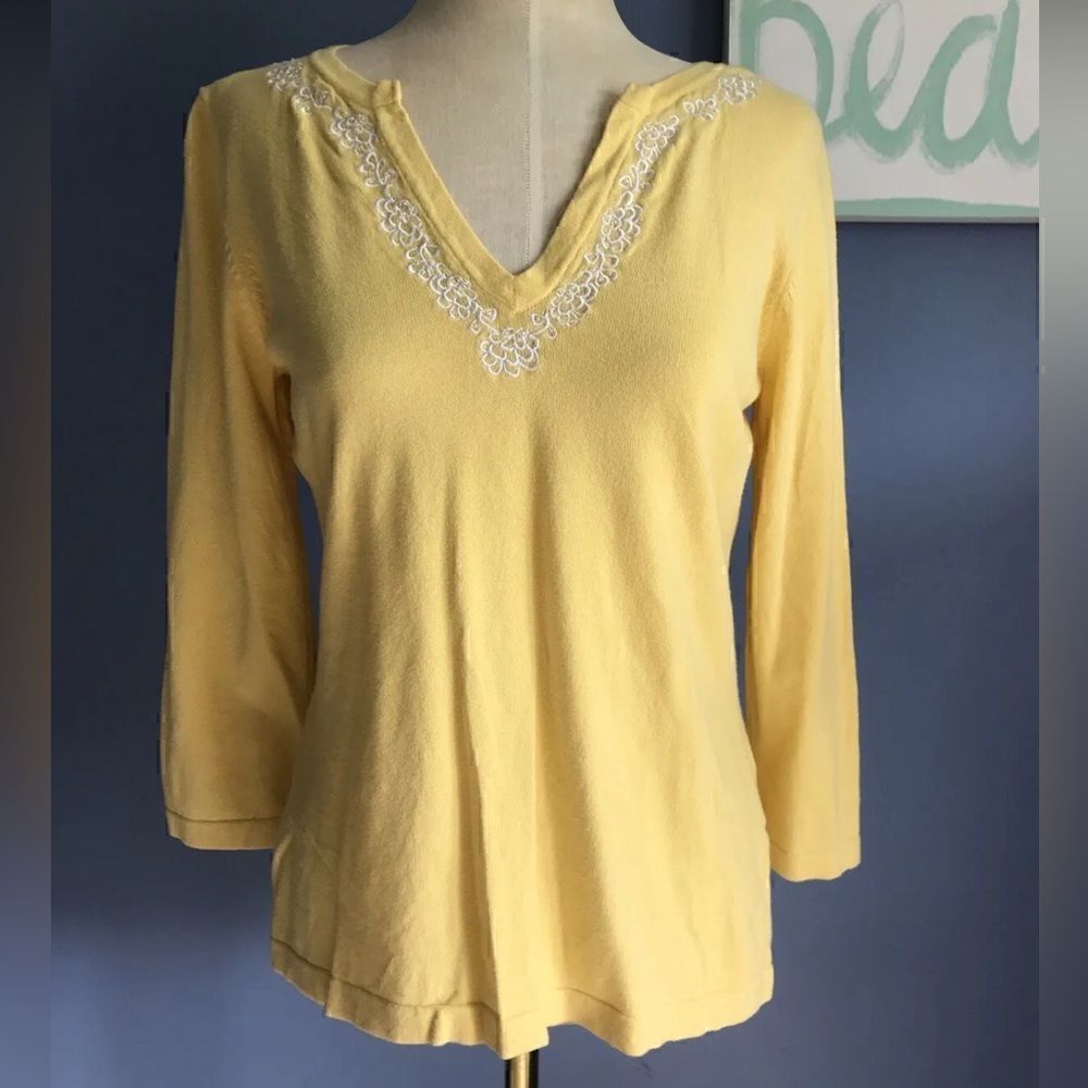 Jaclyn Smith Womens 3/4 Sleeve Yellow V-Neck Floral Embroidered Top M